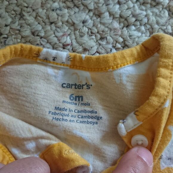 Cute yellow cat and flowers top bundle - Picture 5 of 11